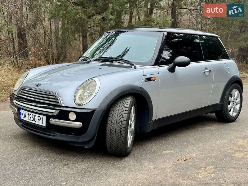 Хэтчбек MINI Cooper 2004 в Киеве