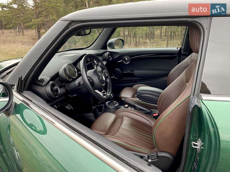 Хэтчбек MINI Cooper 2019 в Киеве