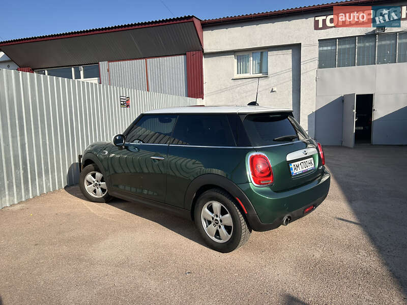 Хэтчбек MINI Cooper 2014 в Киеве