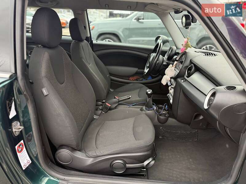 Хэтчбек MINI Cooper 2010 в Киеве фото 13 Хэтчбек MINI Cooper 2010 в Киеве