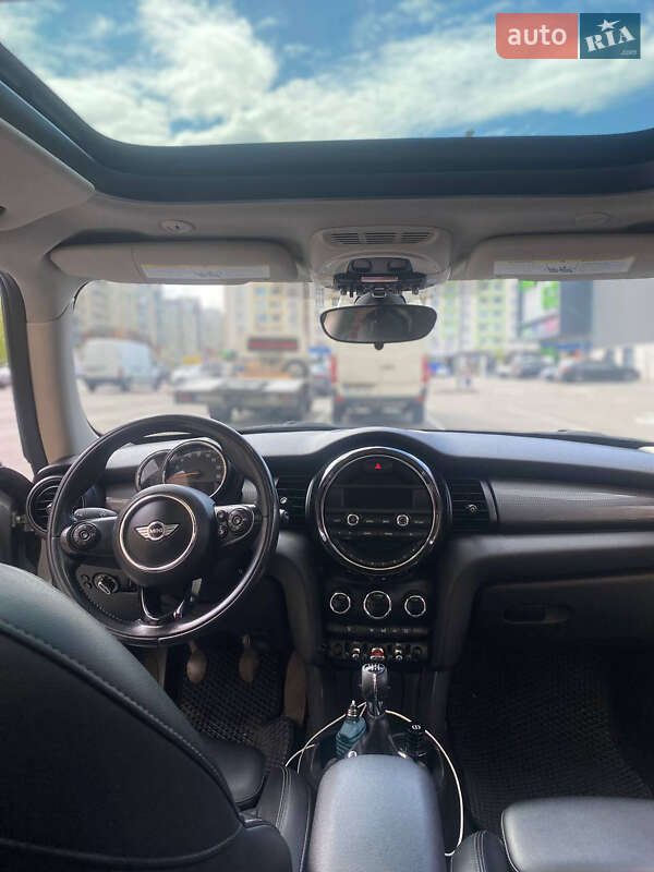 Хэтчбек MINI Cooper 2015 в Петропавловской Борщаговке