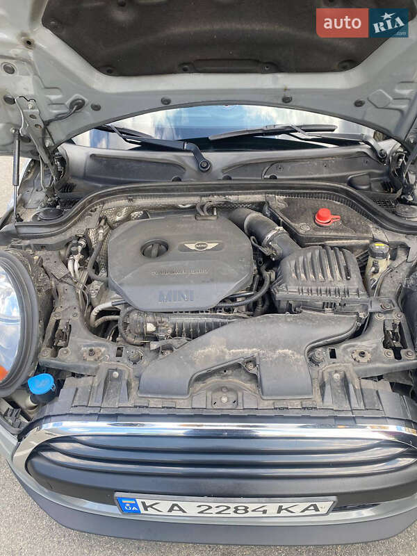 Хэтчбек MINI Cooper 2015 в Петропавловской Борщаговке