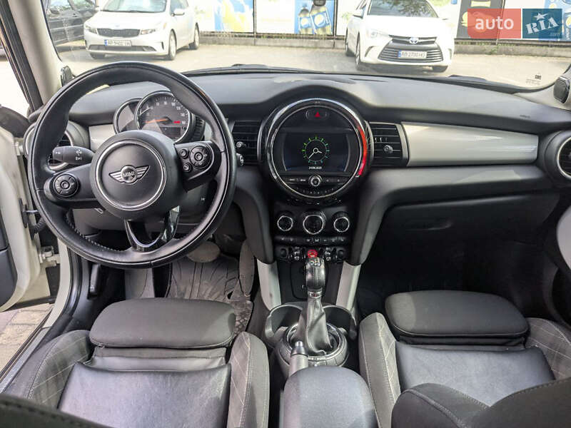Хэтчбек MINI Cooper 2015 в Киеве