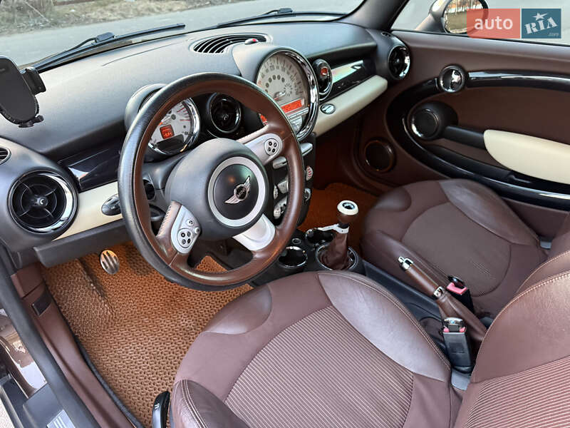 Хэтчбек MINI Cooper 2008 в Ладыжине