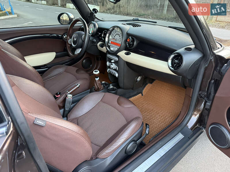 Хэтчбек MINI Cooper 2008 в Ладыжине