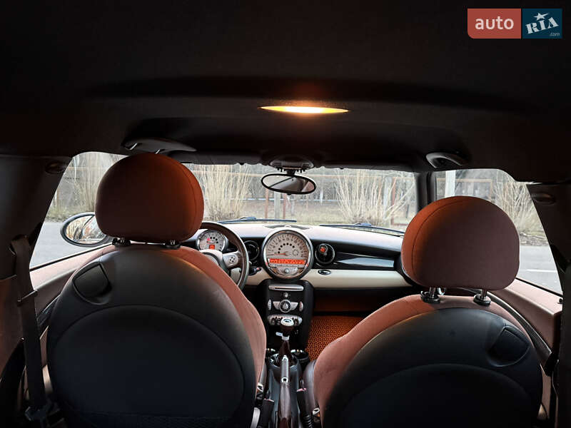 Хэтчбек MINI Cooper 2008 в Ладыжине