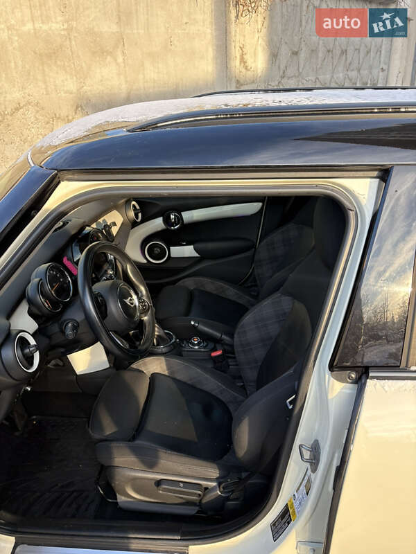 Хэтчбек MINI Cooper 2015 в Киеве