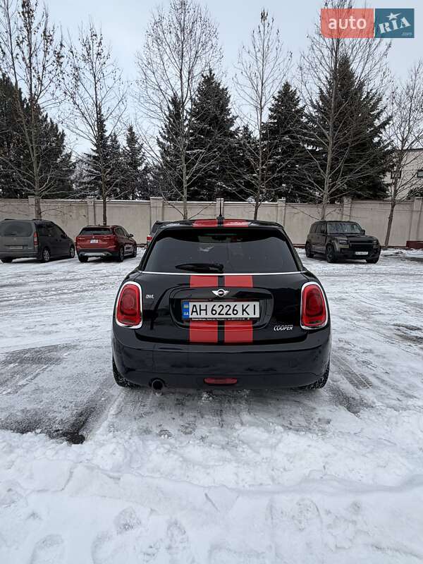 Хэтчбек MINI Cooper 2016 в Днепре