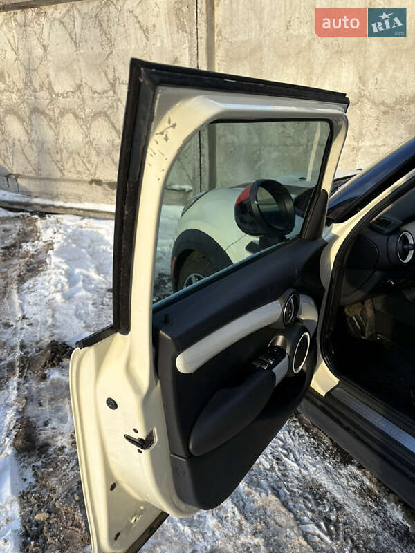 Хэтчбек MINI Cooper 2015 в Киеве