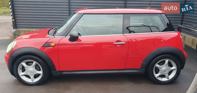 Хэтчбек MINI Cooper 2010 в Житомире