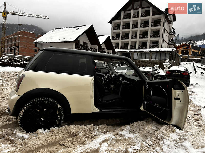 Хетчбек MINI Cooper 2004 в Поляниці