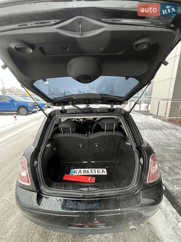Хэтчбек MINI Cooper 2010 в Киеве