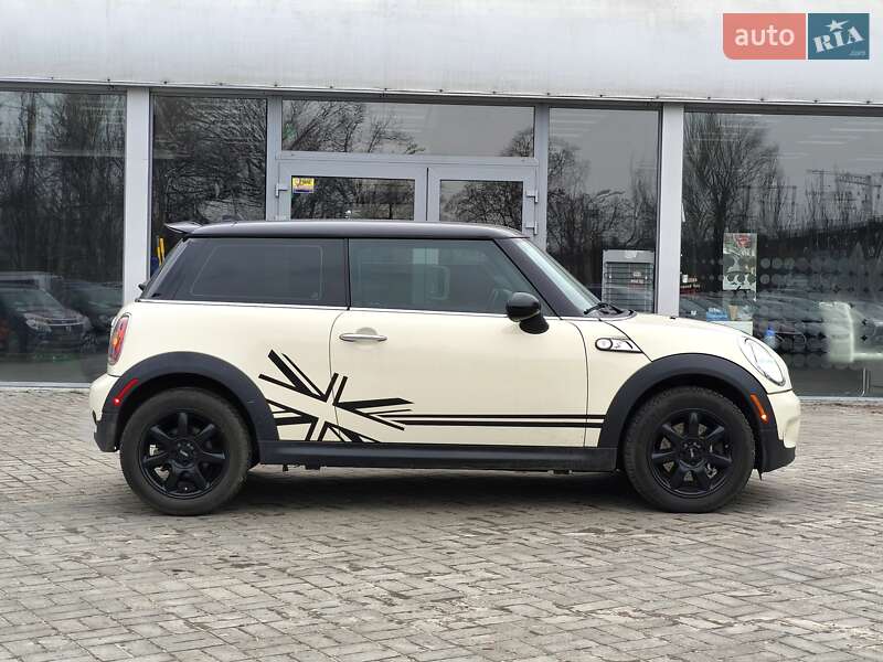 Хэтчбек MINI Cooper 2010 в Днепре