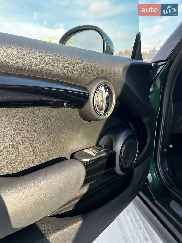 Хетчбек MINI Cooper 2017 в Києві