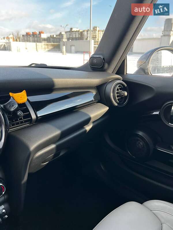 Хетчбек MINI Cooper 2017 в Києві