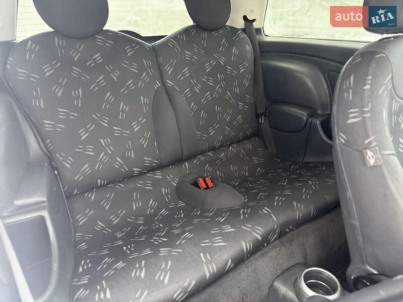Хетчбек MINI Cooper 2004 в Василькові