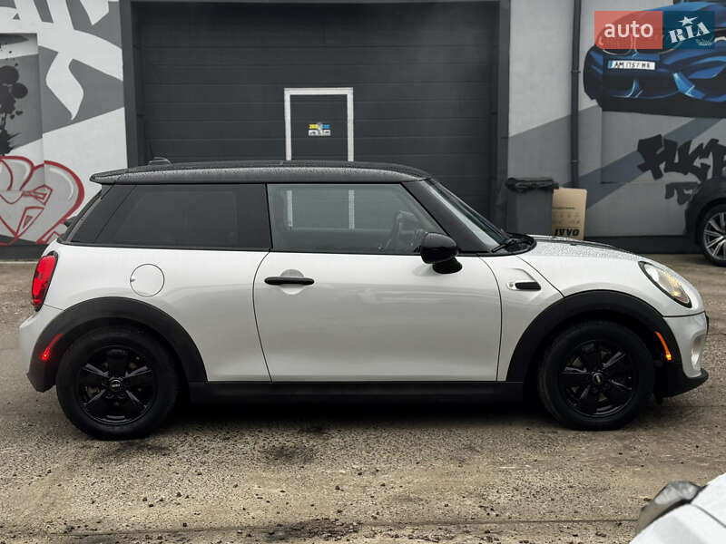 Хэтчбек MINI Cooper 2015 в Житомире