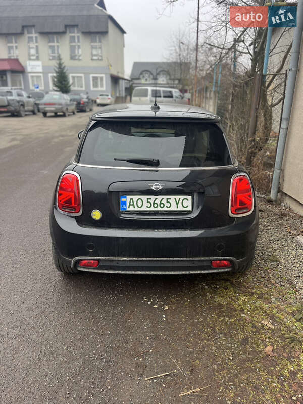 Хэтчбек MINI Cooper 2023 в Тячеве