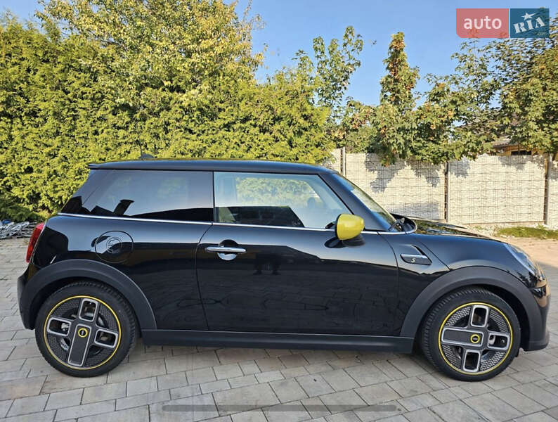 Хэтчбек MINI Cooper 2023 в Тячеве