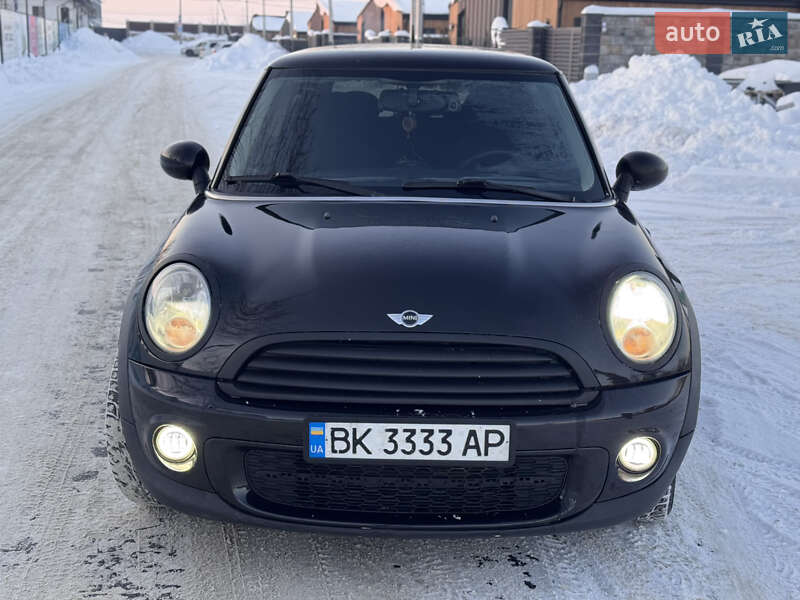 Хэтчбек MINI Cooper 2011 в Ровно