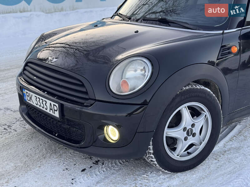 Хэтчбек MINI Cooper 2011 в Ровно