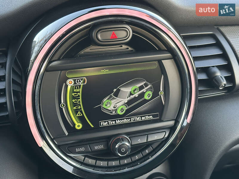 Хетчбек MINI Cooper 2017 в Києві