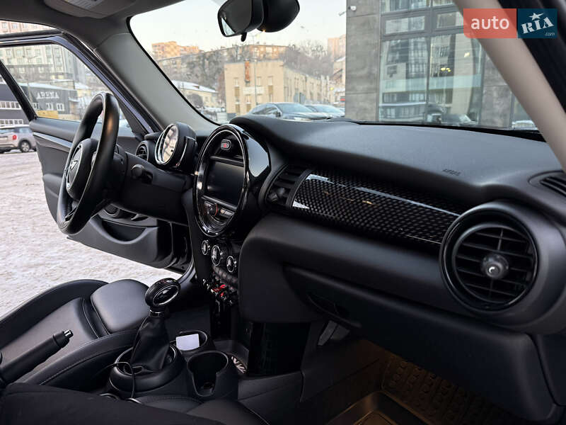 Хетчбек MINI Cooper 2017 в Києві