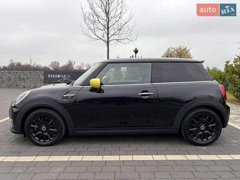 Хэтчбек MINI Cooper 2022 в Ужгороде