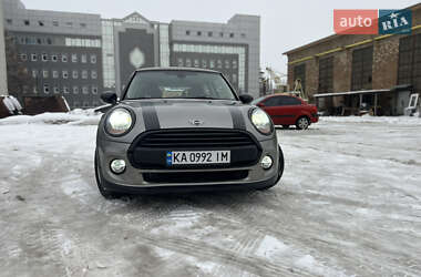 Хэтчбек MINI Cooper 2016 в Киеве