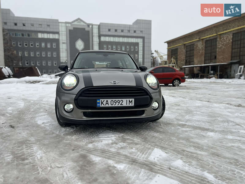 Хэтчбек MINI Cooper 2016 в Киеве