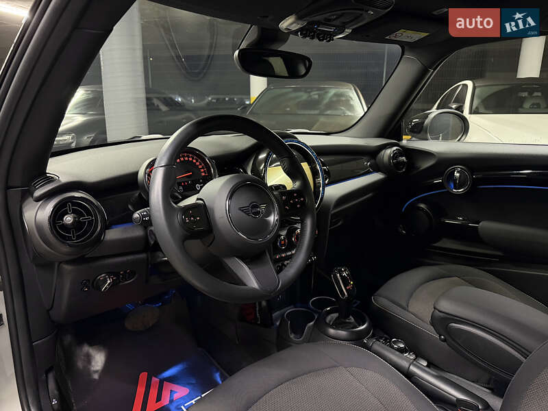 Хэтчбек MINI Cooper 2023 в Одессе