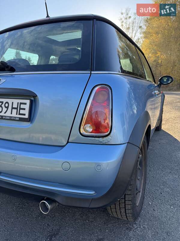 Хэтчбек MINI Cooper 2004 в Луцке