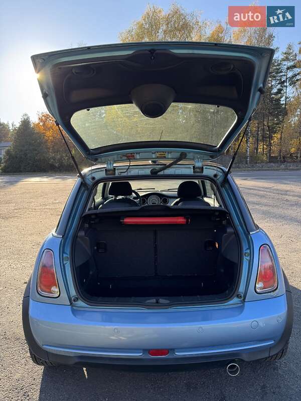 Хэтчбек MINI Cooper 2004 в Луцке