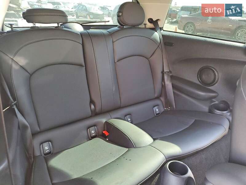 Хэтчбек MINI Cooper 2021 в Львове