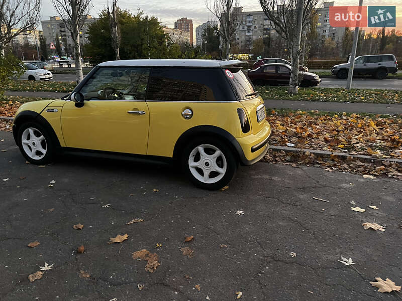 Хэтчбек MINI Cooper 2004 в Киеве