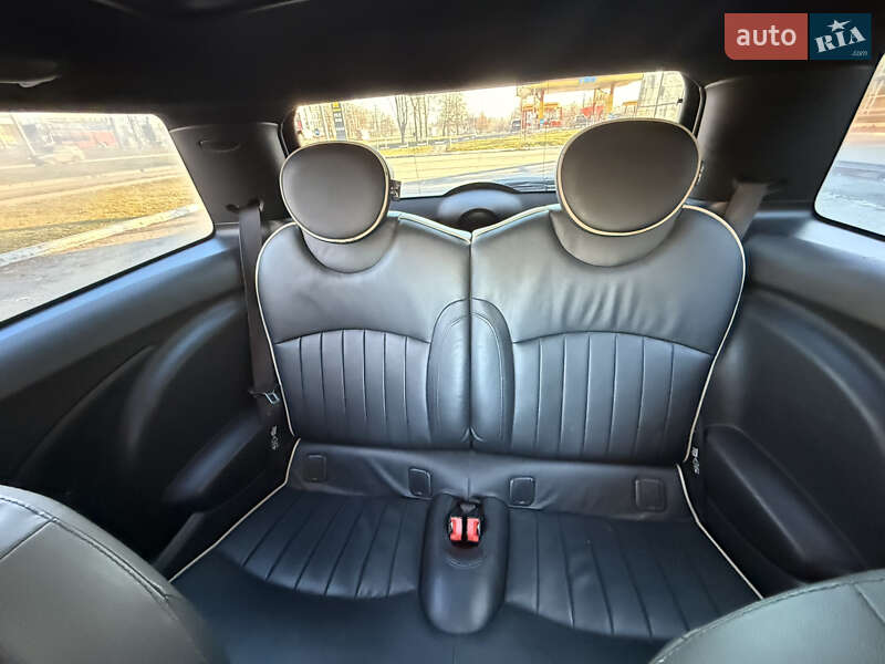 Хэтчбек MINI Cooper 2010 в Харькове