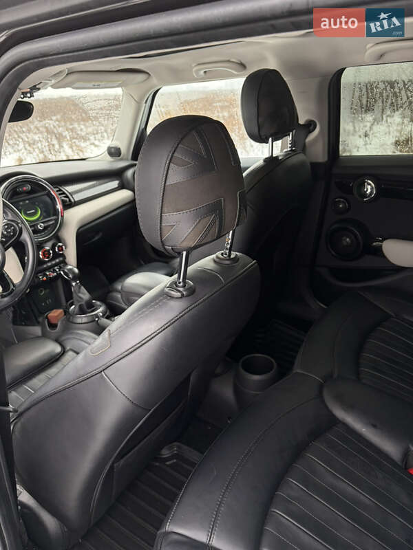 Хэтчбек MINI Cooper 2015 в Киеве