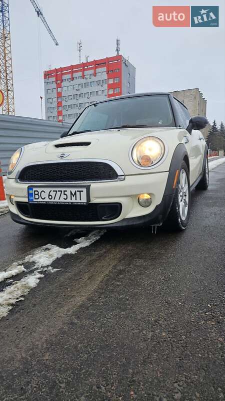 Хэтчбек MINI Cooper 2010 в Львове