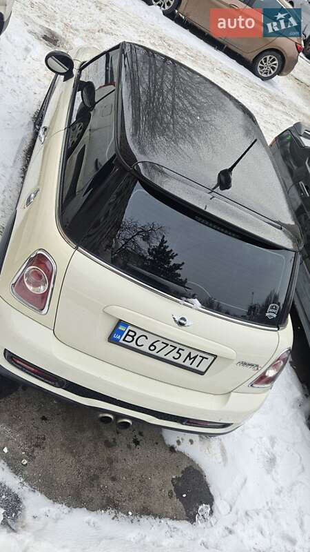 Хэтчбек MINI Cooper 2010 в Львове