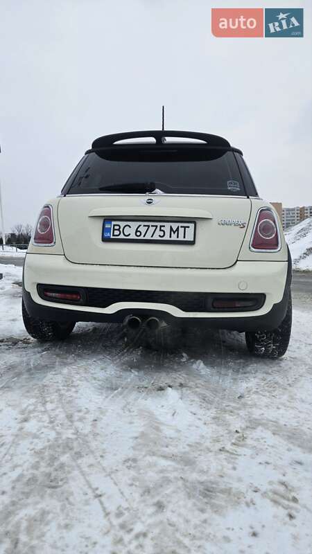 Хэтчбек MINI Cooper 2010 в Львове