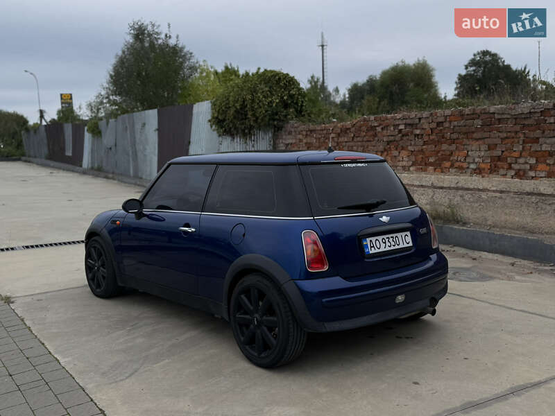 MINI Cooper 2003