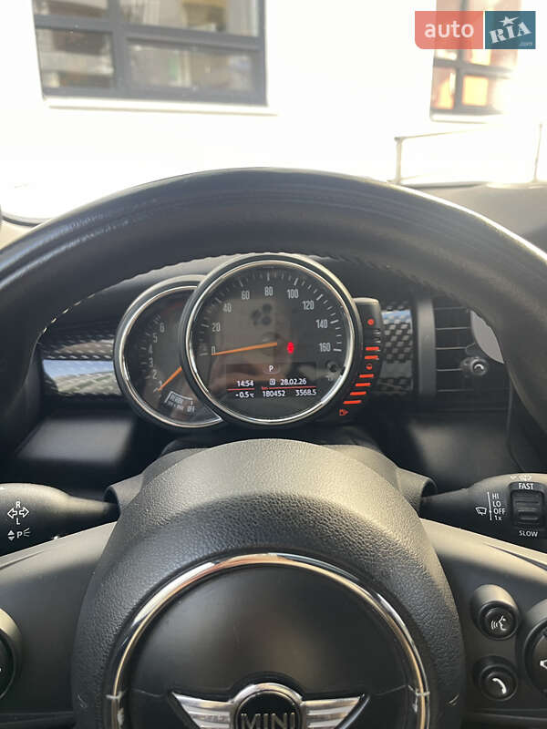 Хэтчбек MINI Cooper 2014 в Вишневом