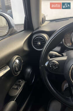 Хэтчбек MINI Cooper 2014 в Вишневом