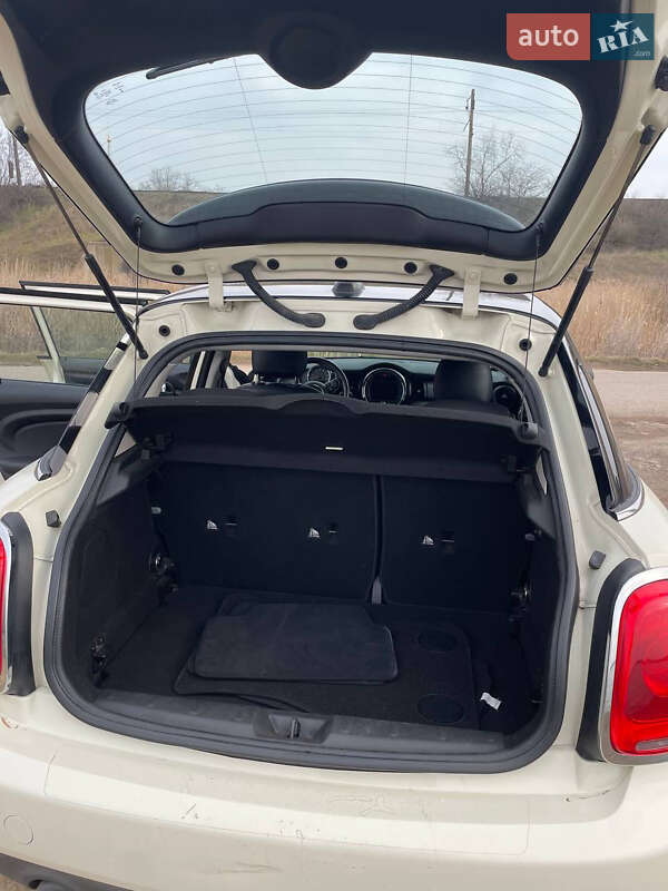 Хетчбек MINI Cooper 2016 в Києві фото 10 Хетчбек MINI Cooper 2016 в Києві