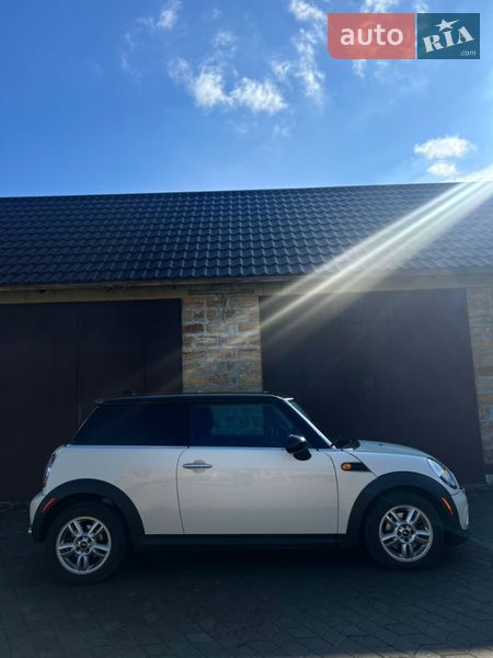 Хэтчбек MINI Cooper 2011 в Раздельной