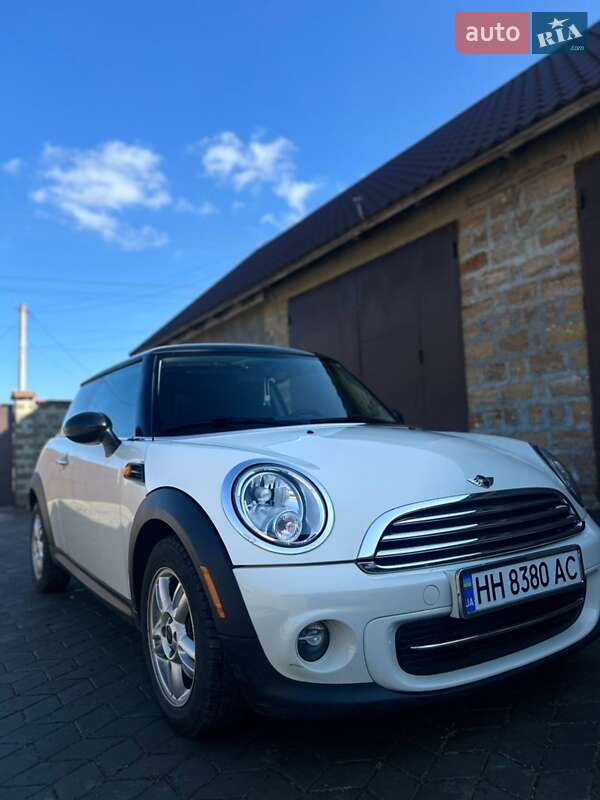 Хэтчбек MINI Cooper 2011 в Раздельной