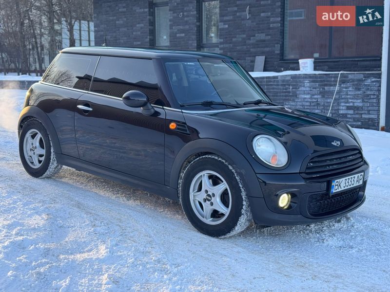 Хэтчбек MINI Cooper 2011 в Ровно