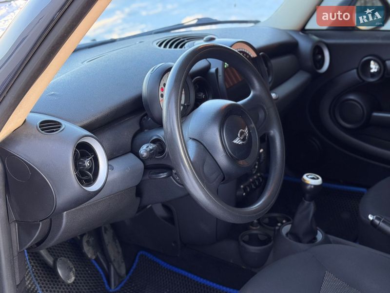 Хэтчбек MINI Cooper 2011 в Ровно