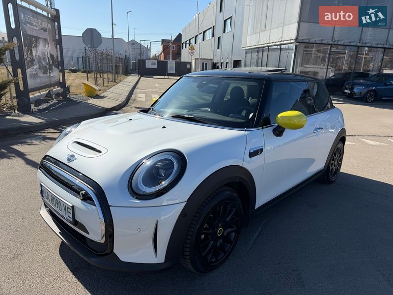 Хэтчбек MINI Cooper 2023 в Киеве