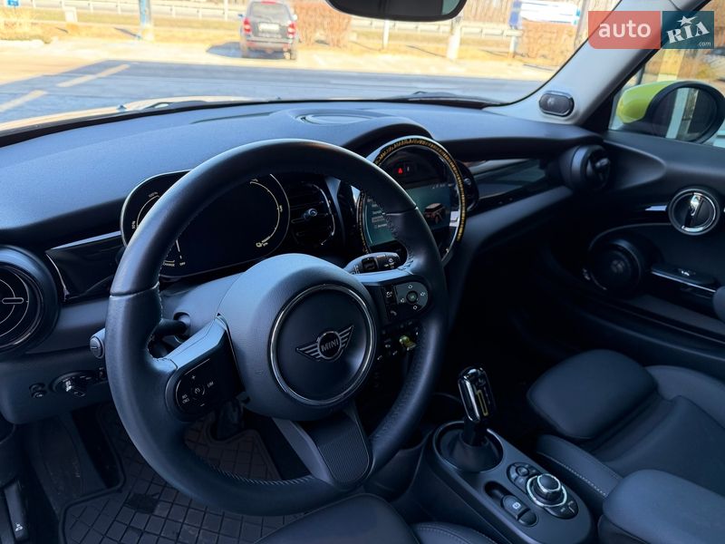 Хэтчбек MINI Cooper 2023 в Киеве